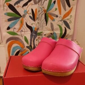 Swedish Hasbeens Neon Pink Clogs Size 38